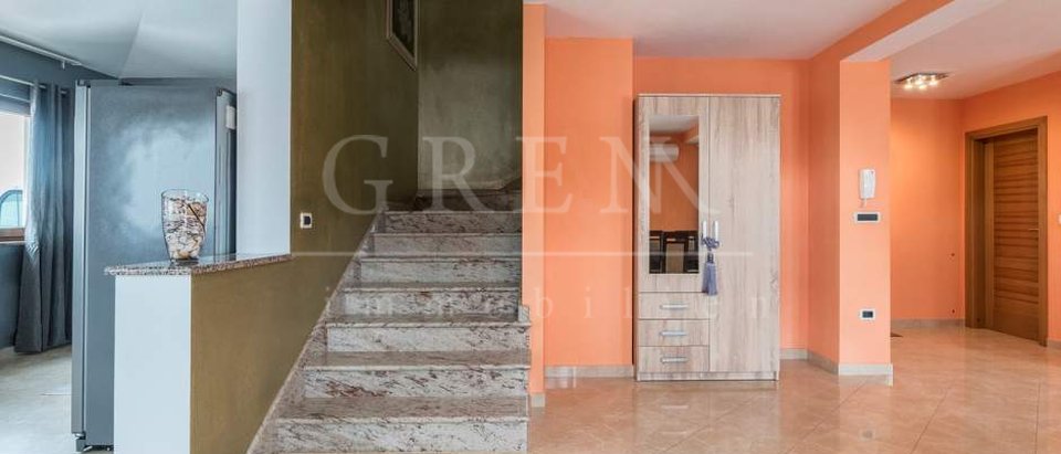 House, 150 m2, For Sale, Poreč