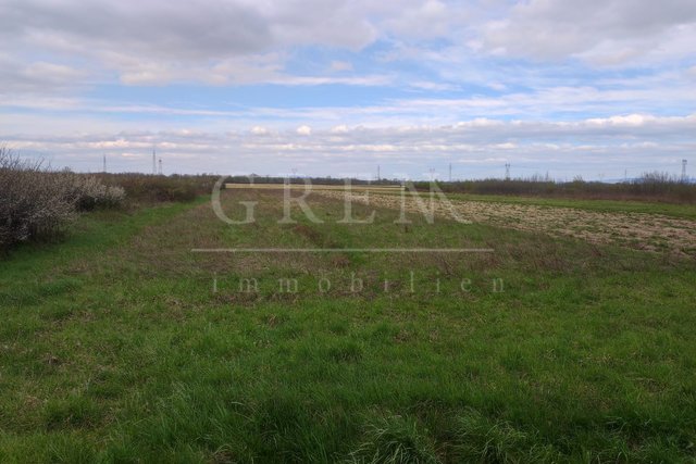 Industrijsko zemljište 3416 m2 - okolica Velike Gorice - 80.000€