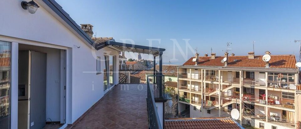 Penthouse in the center of Porec sea view