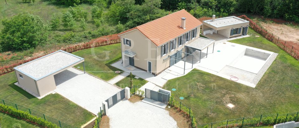 House, 330 m2, For Sale, Poreč