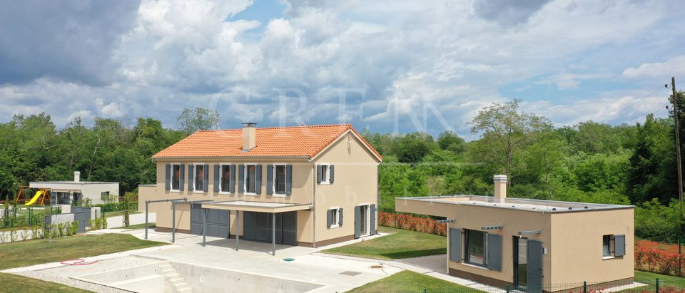 House, 330 m2, For Sale, Poreč