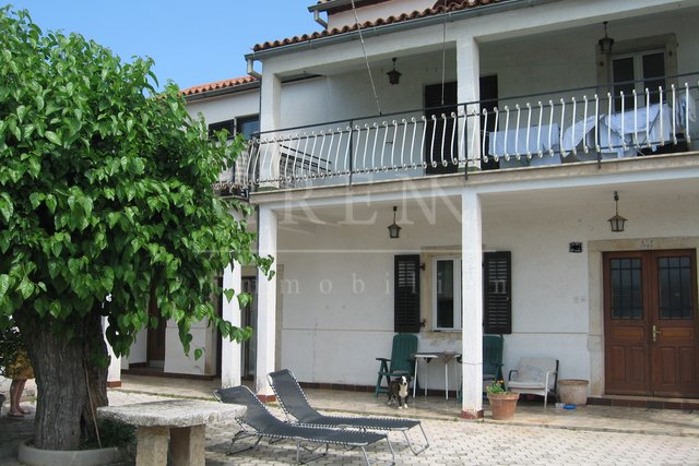 House, 170 m2, For Sale, Poreč