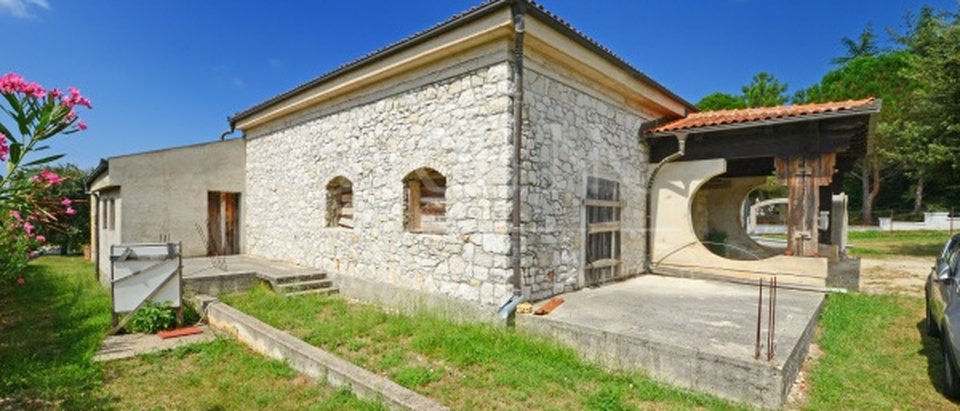House, 956 m2, For Sale, Poreč