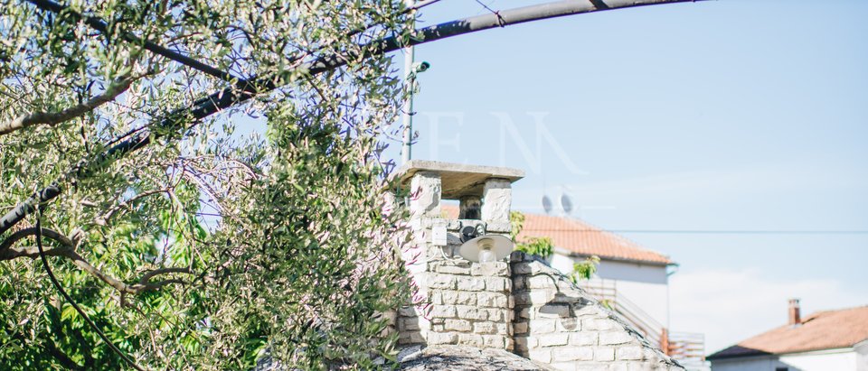 Casa, 337 m2, Vendita, Poreč