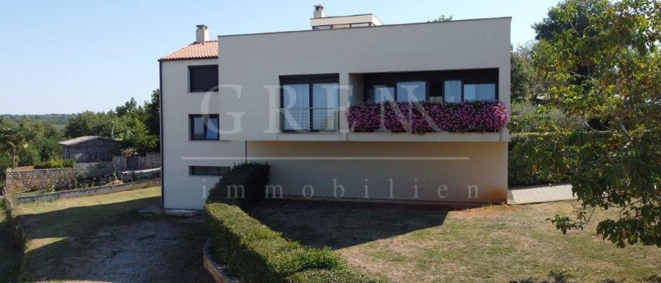 House with 2 apartments 10 km from the sea with a sea view