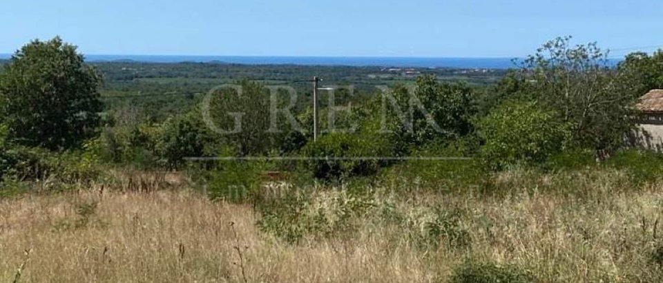 Building plot 12 km from Poreč with sea view