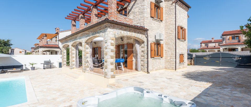 Kuća u Istri, Čabrunići, 155 m2, prodaja