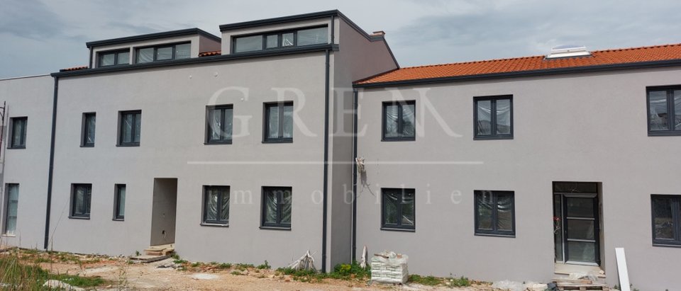 Im Bau befindliche Wohnungen 5 km von Poreč entfernt mit Meerblick